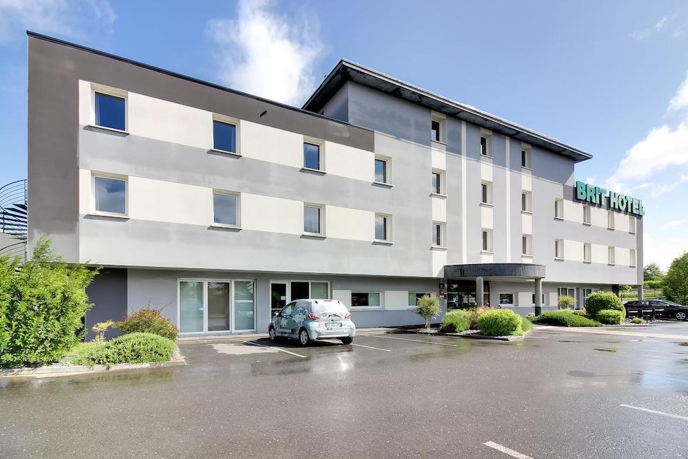 Brit Hotel Piscine & Spa - Fougeres Lecousse Buitenkant foto
