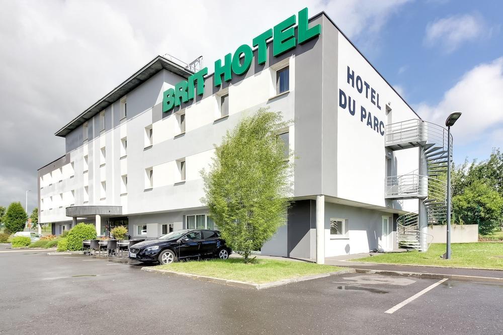 Brit Hotel Piscine & Spa - Fougeres Lecousse Buitenkant foto