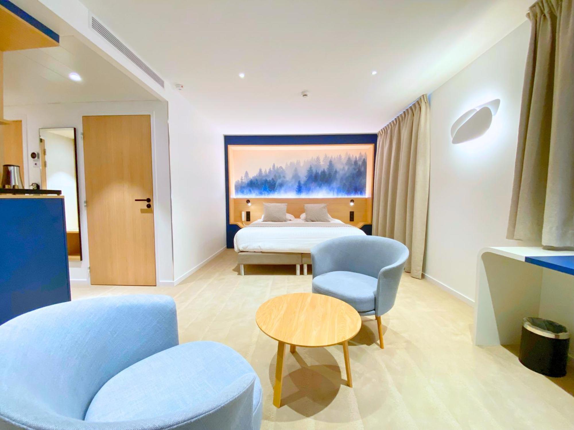 Brit Hotel Piscine & Spa - Fougeres Lecousse Buitenkant foto