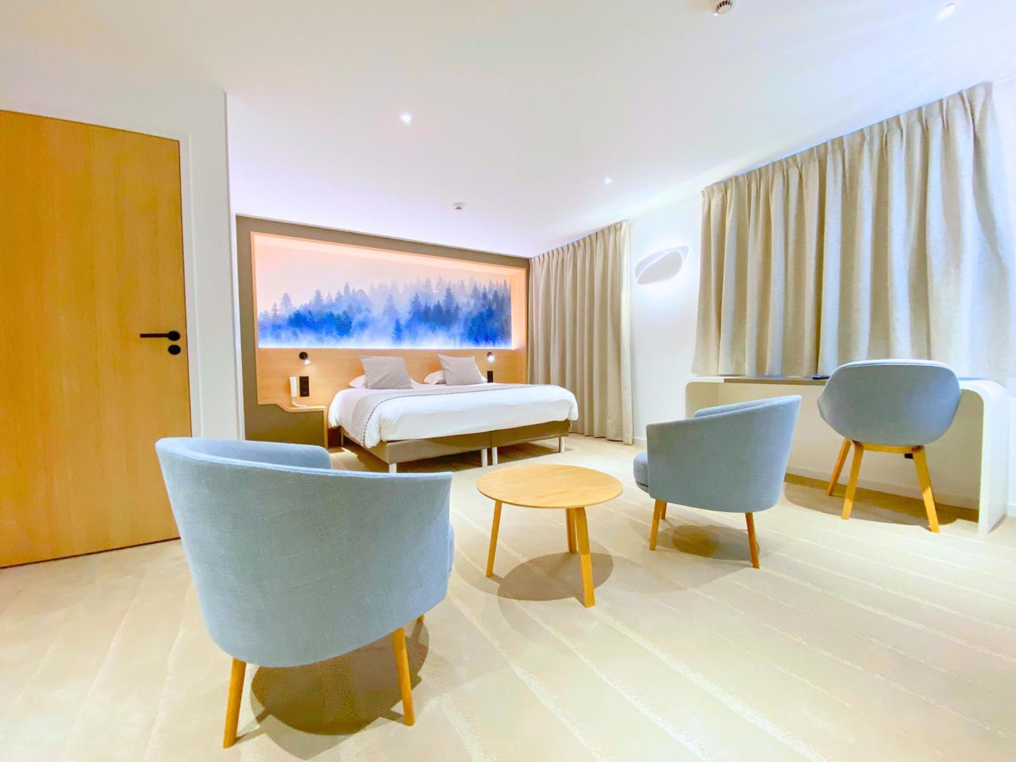 Brit Hotel Piscine & Spa - Fougeres Lecousse Buitenkant foto