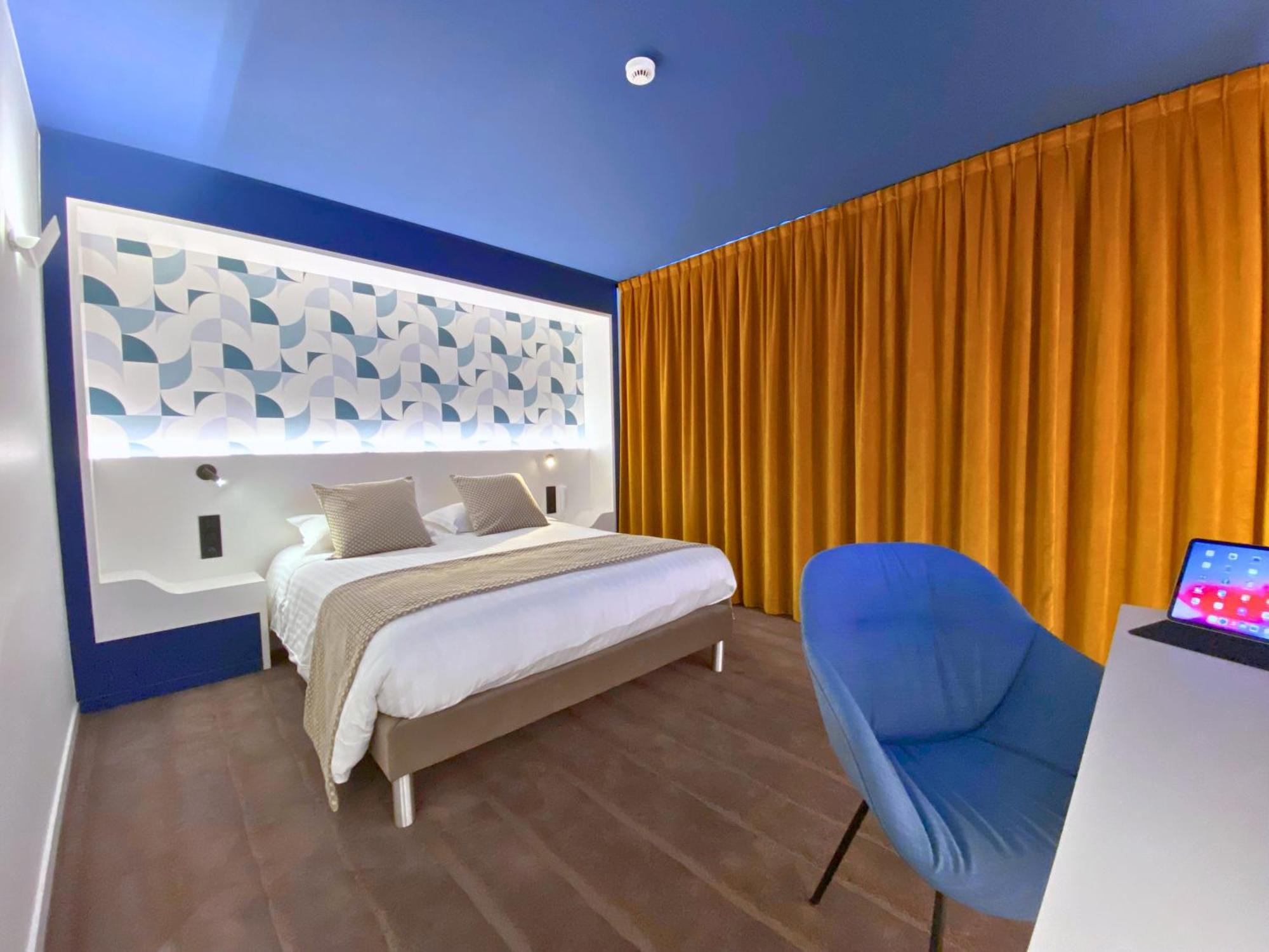 Brit Hotel Piscine & Spa - Fougeres Lecousse Buitenkant foto