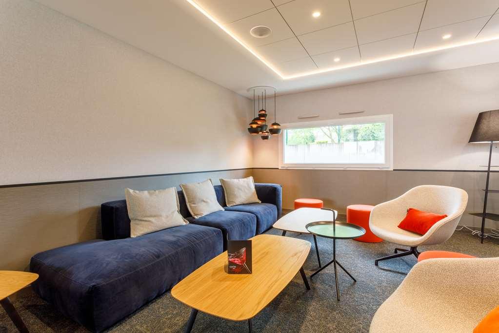 Brit Hotel Piscine & Spa - Fougeres Lecousse Kamer foto